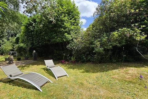 Pine Lodge, 4 Gorselands Close, Headley Down, Bordon, GU35 8HL