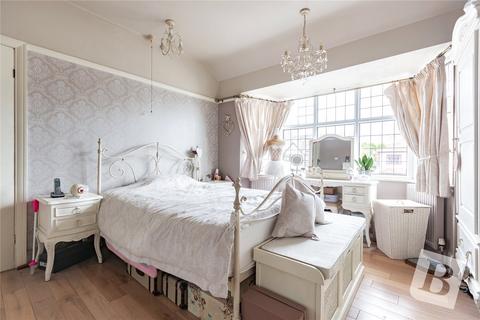 82 Upminster Road, Hornchurch, RM12 6PR