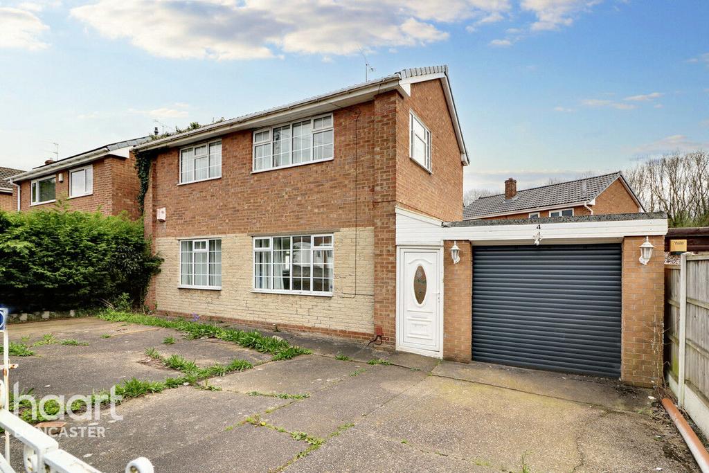 Badsworth Road, Warmsworth, Doncaster 3 bed detached house for sale £