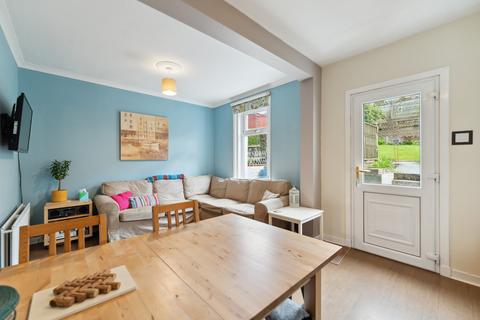 42 Randolph Drive, Clarkston, Glasgow, G76 8AW