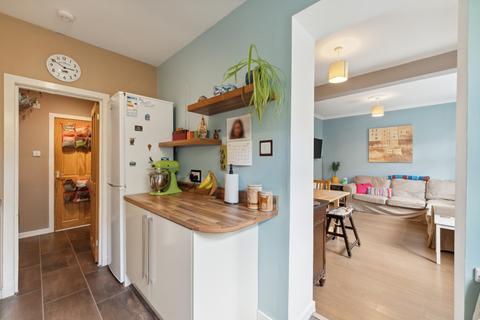 42 Randolph Drive, Clarkston, Glasgow, G76 8AW