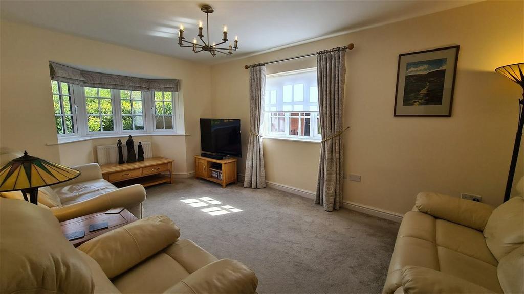 Parsons Piece, Banbury 5 bed detached house for sale £600,000