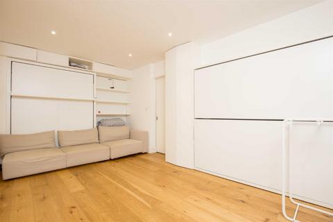 Studio to rent, Ivor Court, Gloucester Place, NW1