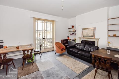 1 bedroom terraced house to rent, Russell Square, Brighton, East Sussex