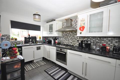 4 bedroom terraced house to rent, Devon Road Portsmouth PO3