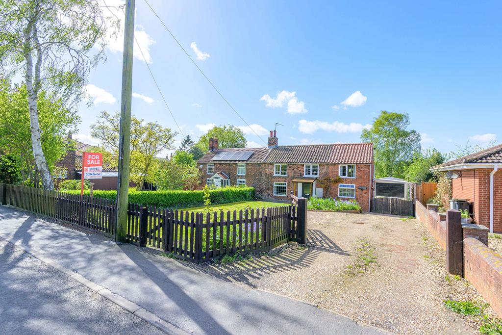 Spilsby Road, Wainfleet PE24 2 bed cottage for sale £185,000
