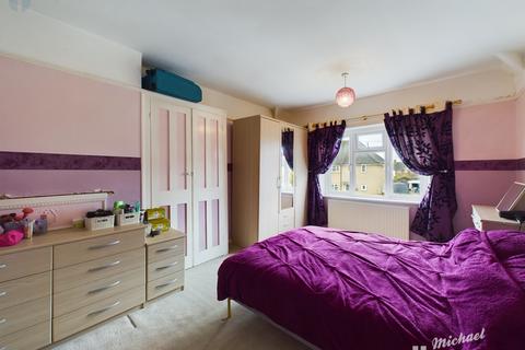 3 bedroom end of terrace house for sale, Carrington Road, Aylesbury, Buckinghamshire