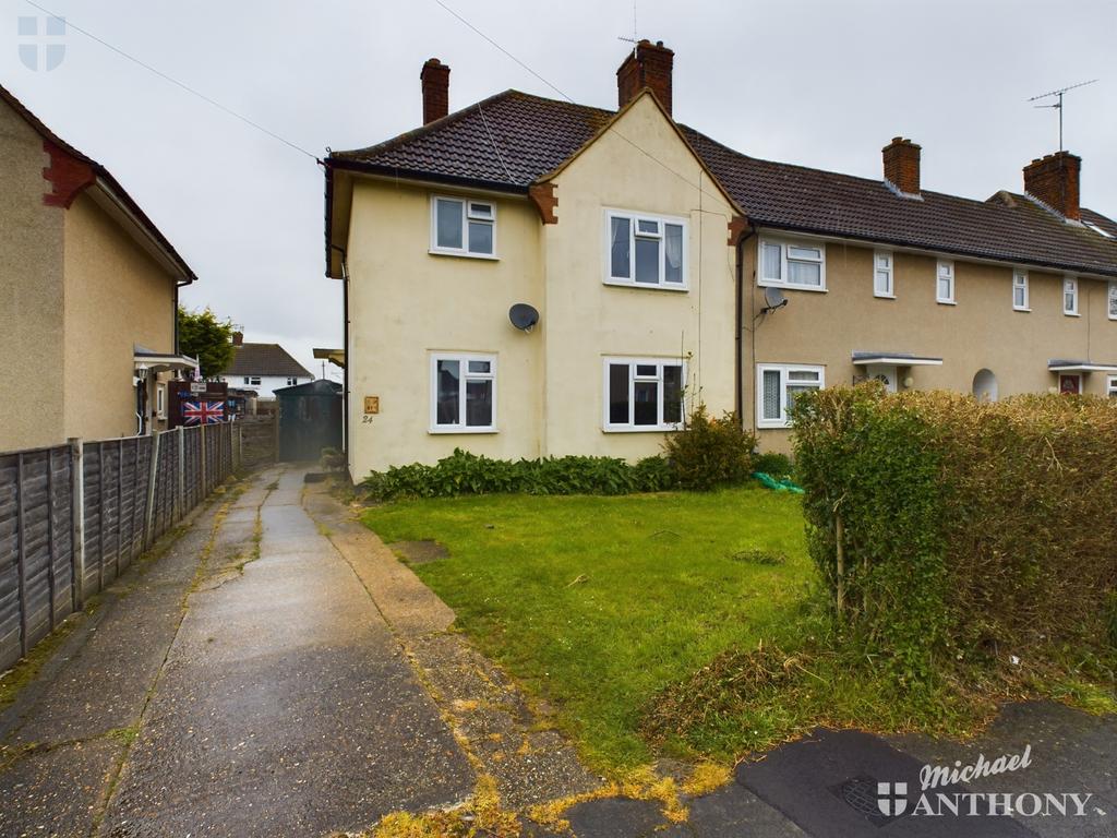 Carrington Road, Aylesbury... 3 bed end of terrace house for sale £