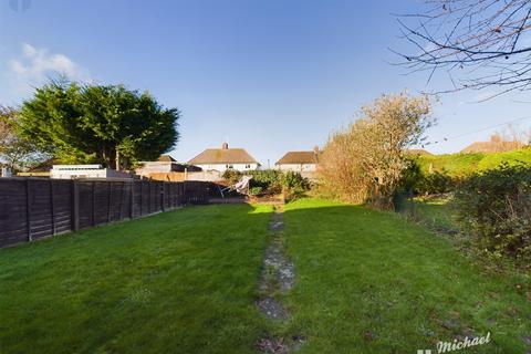 3 bedroom end of terrace house for sale, Carrington Road, Aylesbury, Buckinghamshire