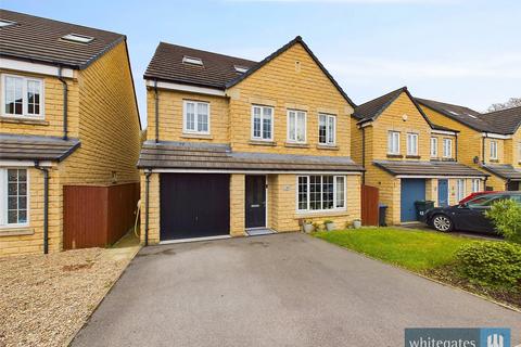 4 bedroom detached house for sale, Plantation Drive, Bradford, West Yorkshire, BD9