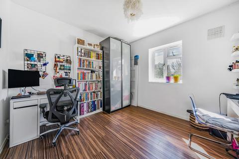 71 Crockham Way, London, SE9 3HD
