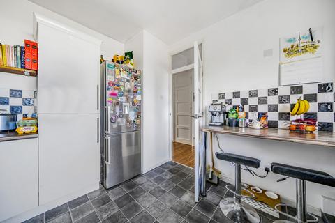 71 Crockham Way, London, SE9 3HD