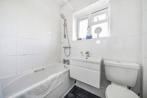 71 Crockham Way, London, SE9 3HD