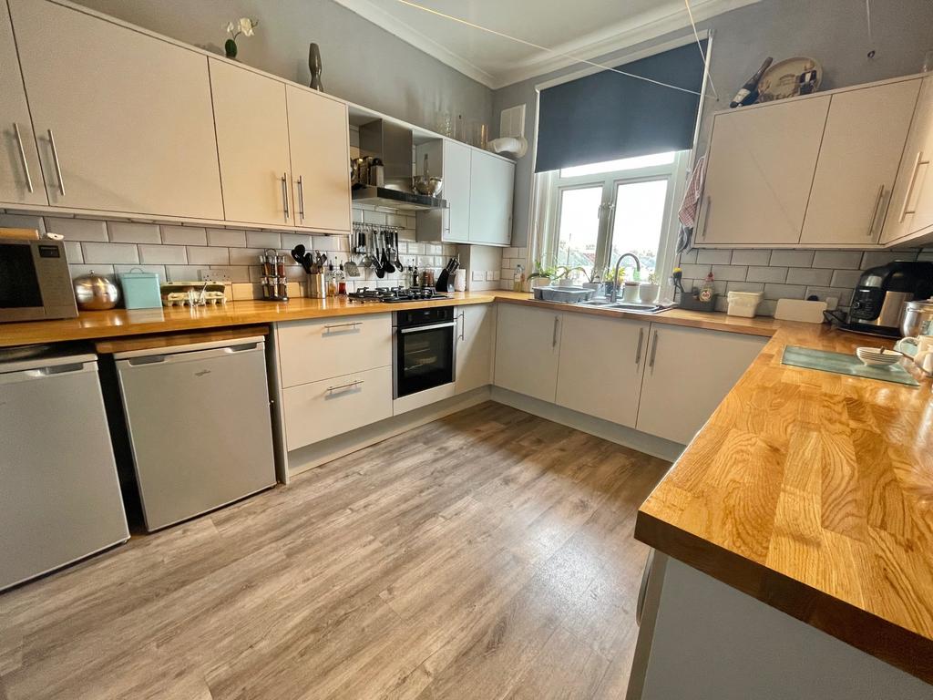 Abbotsbury Road, Weymouth 3 bed for sale £200,000