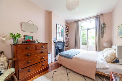 2 bedroom flat to rent, Brixton Water Lane, Brixton