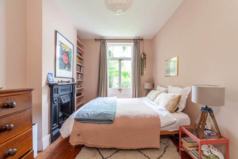 2 bedroom flat to rent, Brixton Water Lane, Brixton