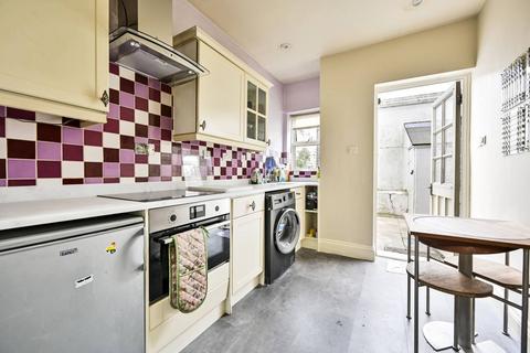 1 bedroom flat to rent, Peterborough Villas, Parsons Green, London, SW6
