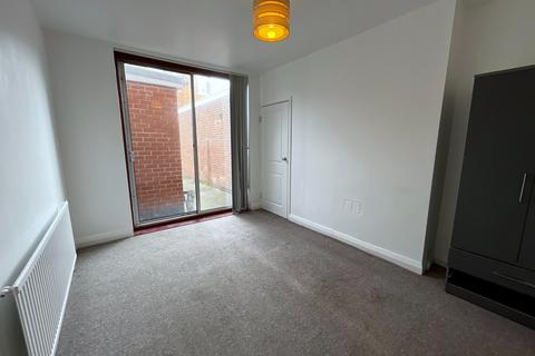 5 bedroom terraced house to rent, London Road, Leicester LE2