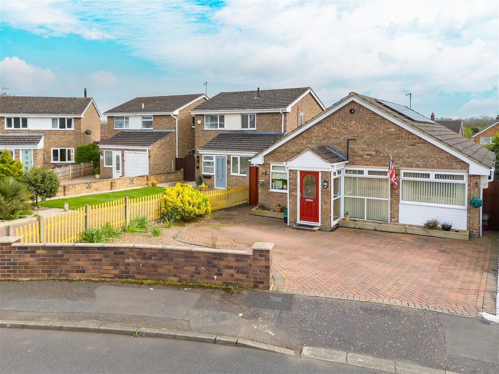The Lawns, Corby NN18 2 bed detached bungalow - £350,000