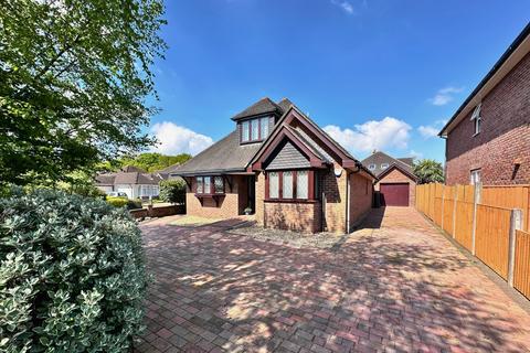 3 bedroom chalet for sale, Heather Close, Walkford, Dorset. BH23 5RP