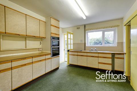 3 bedroom semi-detached house to rent, Heath Road, Thorpe End, NR13