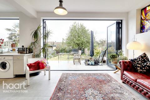 22 Forest View Road, London, E17 4EL