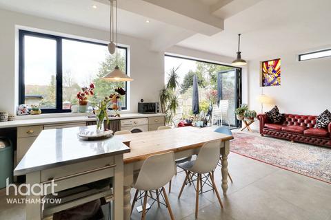 22 Forest View Road, London, E17 4EL