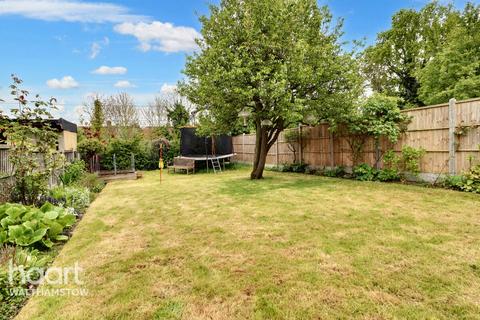 22 Forest View Road, London, E17 4EL