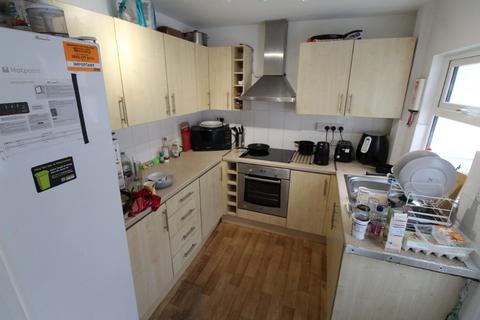 5 bedroom flat to rent, Montpelier Road , Nottingham NG7