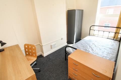 5 bedroom flat to rent, Montpelier Road, Nottingham NG7