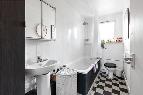 222f Blackstock Road, London, N5 1EA