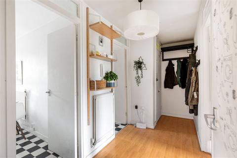 222f Blackstock Road, London, N5 1EA