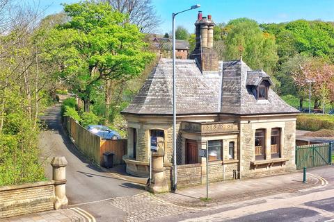 2 bedroom detached house for sale, Bacup Road, Rawtenstall, Rossendale, BB4