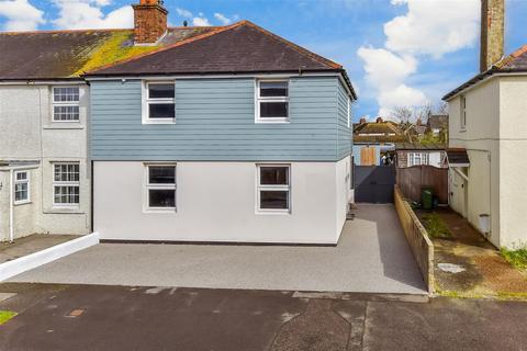 3 bedroom end of terrace house for sale, Cinque Ports Avenue, Hythe, Kent