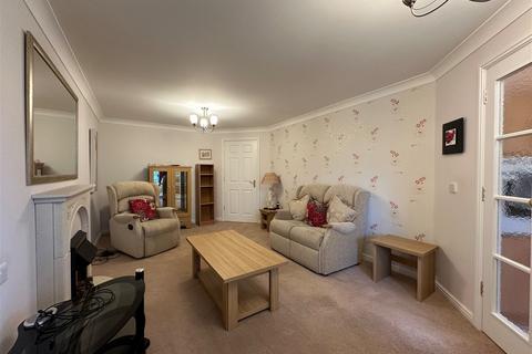 1 bedroom flat for sale, Enfield Court, Garside Street, Gee Cross, Hyde, SK14 5GU