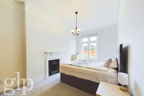 2 bedroom flat to rent, Talbot House, Martin's Lane WC2N