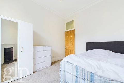 2 bedroom flat to rent, Talbot House, Martin's Lane WC2N