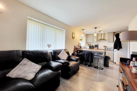 1 bedroom flat to rent, St Annes Road, Denton, Manchester, Greater Manchester, M34