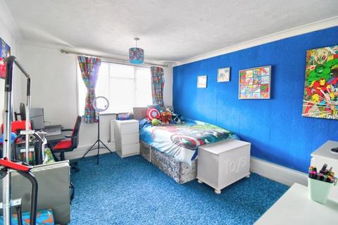 17 Barming Close, Eastbourne, BN23 7JN