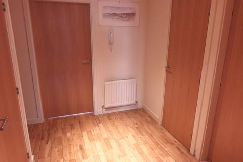 2 bedroom flat to rent, Great Dovehill , Glasgow G1