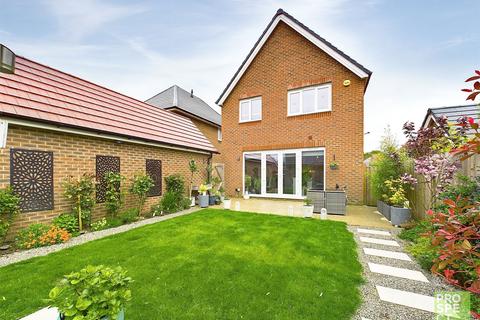 30 Bronte Grove, Arborfield Green, Reading, RG2 9UN