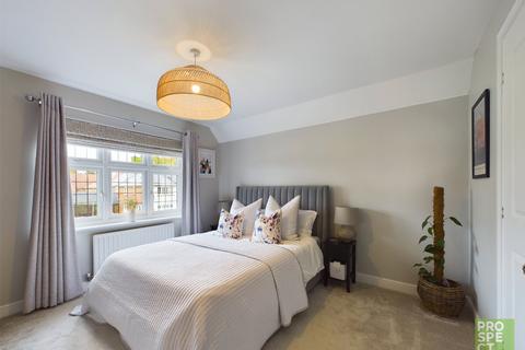 30 Bronte Grove, Arborfield Green, Reading, RG2 9UN