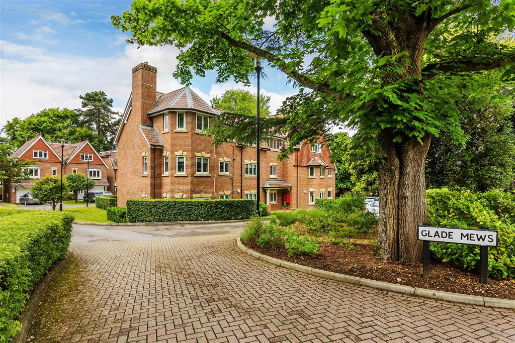Glade Mews, Aldersey Road, GU1 2 bed apartment for sale £450,000
