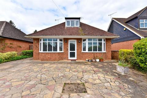 3 bedroom detached house to rent, Southview Road, Marlow, SL7