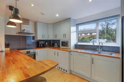 42 Chestnut Copse, Oxted, RH8 0JH