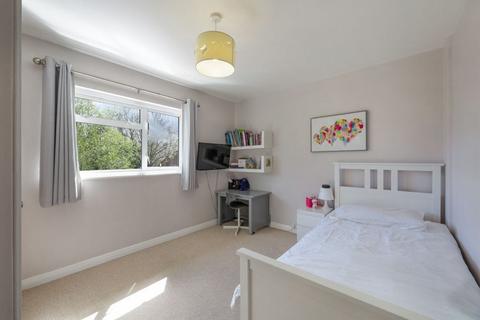 42 Chestnut Copse, Oxted, RH8 0JH