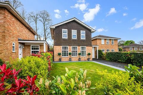 4 bedroom detached house for sale, Bromford Close, Oxted RH8