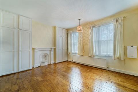 3 Clifton Road, Isleworth, TW7 4HL