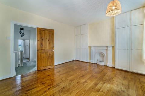 3 Clifton Road, Isleworth, TW7 4HL
