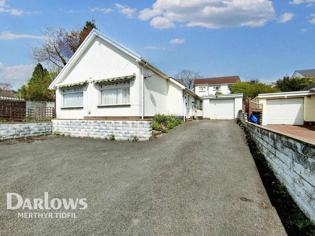 Penydarren Park, Merthyr Tydfil 4 bed detached bungalow - £225,000